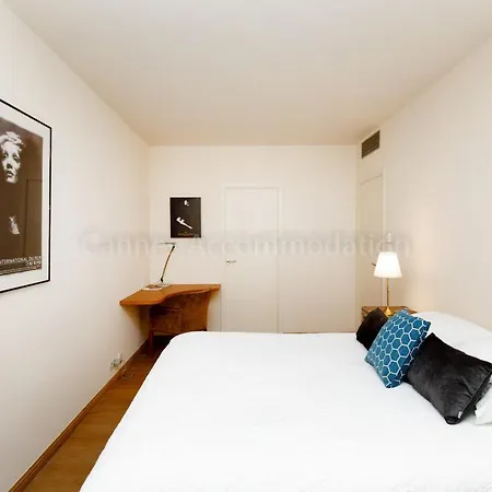 Gray 4f1 Apartment *