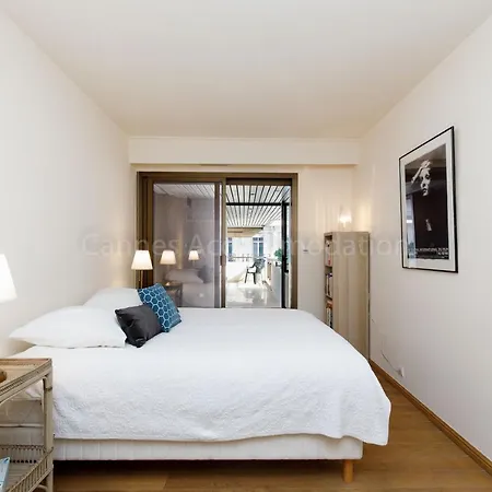 Apartment Gray 4f1